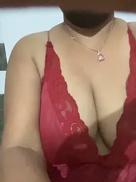 Snapshot of sexyveena chatting on 06-10-26, 11:42 sexyveena online show from 06-10-26, 11:42