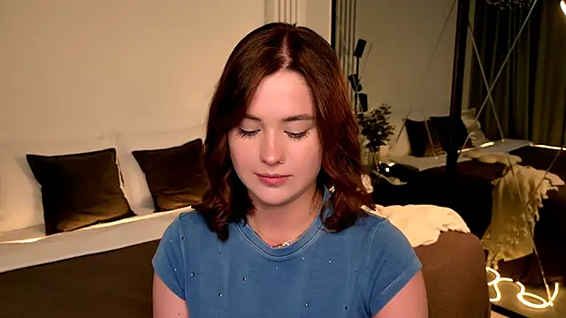 Snapshot of MurielGray chatting on 06-07-26, 06:06 MurielGray online show from 06-07-26, 06:06