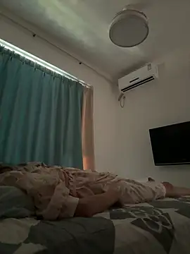 Snapshot of Xiao_Mao_meow chatting on 07-23-26, 12:24 Xiao Mao meow online show from 07-23-26, 12:24
