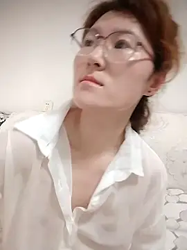 gaoyan880526 online show from 06-17-26, 10:43