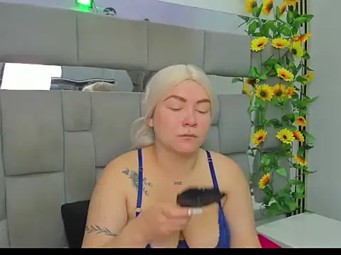 Snapshot of MedusaOwens chatting on 06-10-26, 12:48 MedusaOwens online show from 06-10-26, 12:48