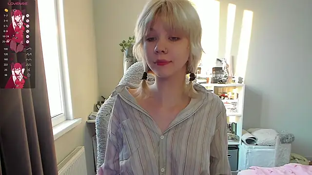 Snapshot of voguecaroline chatting on 06-11-26, 05:44 voguecaroline online show from 06-11-26, 05:44