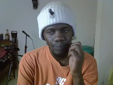 Snapshot of Thee_Biggest chatting on 06-09-26, 05:02 Thee Biggest online show from 06-09-26, 05:02