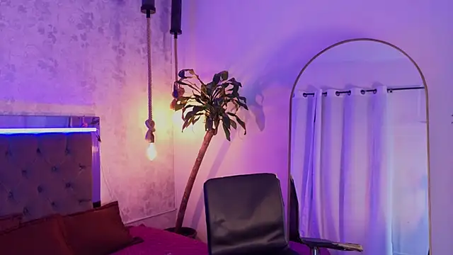 chloe bronze online show from 07-14-26, 02:05