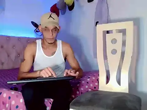 Brendt Hotx online show from 06-30-26, 04:08