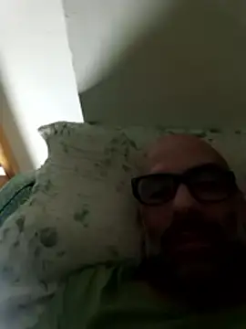 Snapshot of Italianman21 chatting on 06-18-26, 06:57 Italianman21 online show from 06-18-26, 06:57