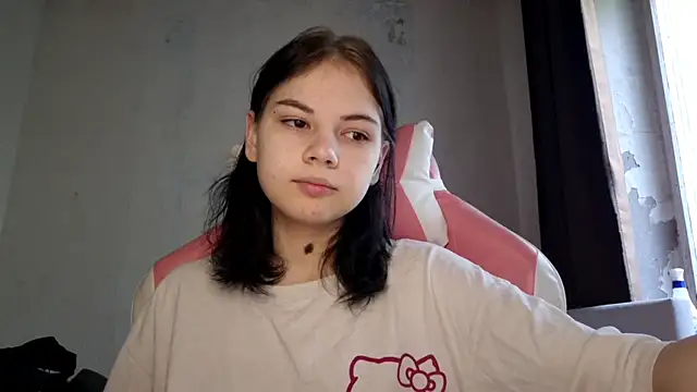 Snapshot of MilaTease chatting on 06-07-26, 05:11 MilaTease online show from 06-07-26, 05:11