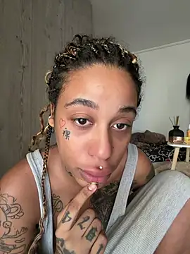 Kira nyxx online show from 07-03-26, 12:22
