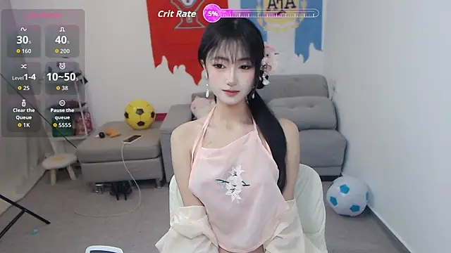 Snapshot of Lucya-a chatting on 06-17-26, 02:18 Lucya-a online show from 06-17-26, 02:18