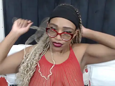 Snapshot of SultryDivax chatting on 06-04-26, 10:38 SultryDivax online show from 06-04-26, 10:38
