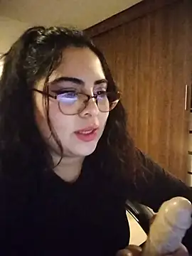 Snapshot of Roxxy_Sade chatting on 07-21-26, 02:14 Roxxy Sade online show from 07-21-26, 02:14