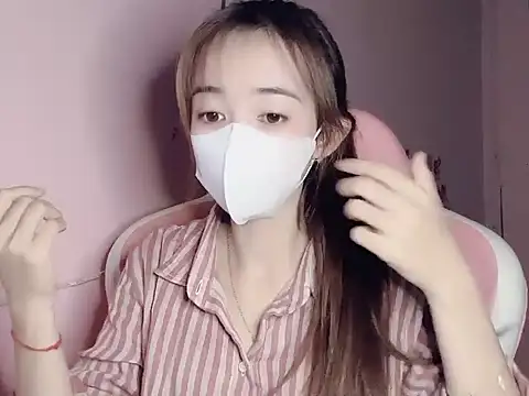 Alee8668 online show from 07-19-26, 05:49
