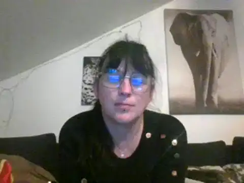 Snapshot of sexujuly88 chatting on 01-19-25, 10:06 sexujuly88 online show from 01-19-25, 10:06