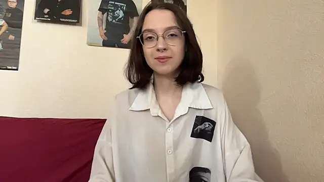 Snapshot of KathieLorentzen chatting on 06-10-26, 04:17 KathieLorentzen online show from 06-10-26, 04:17