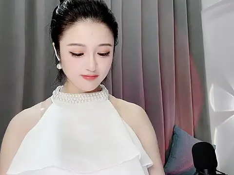 Snapshot of Momo-Wow chatting on 06-07-26, 05:22 Momo-Wow online show from 06-07-26, 05:22