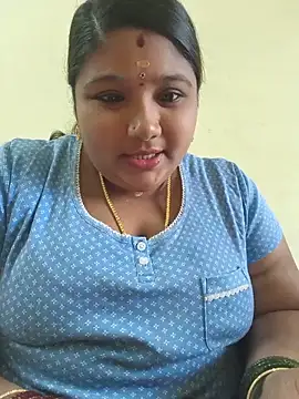 Snapshot of meenaqueen chatting on 06-06-26, 08:52 meenaqueen online show from 06-06-26, 08:52