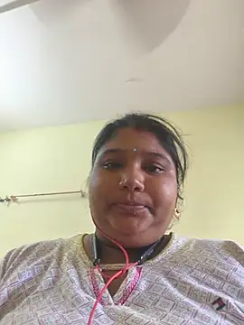 Snapshot of meenaqueen chatting on 06-09-26, 05:30 meenaqueen online show from 06-09-26, 05:30