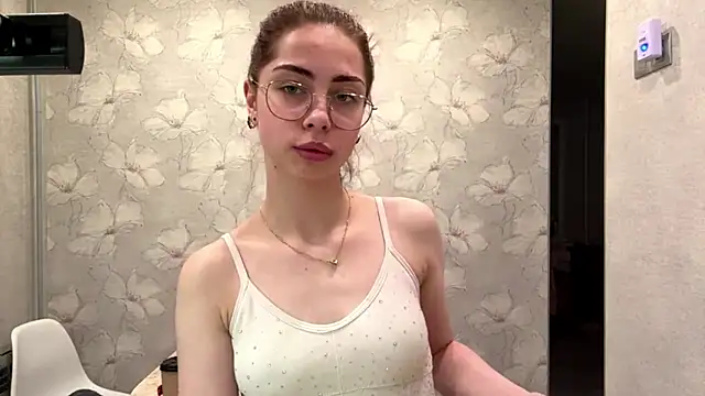 LianaMagic online show from 06-06-26, 05:06