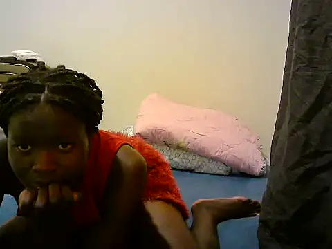 BerryJulie online show from 06-04-26, 04:24