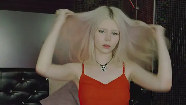 Lucy Bambi online show from 06-20-26, 04:54