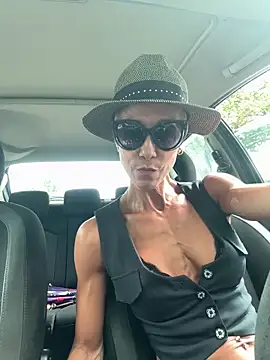 GymQueenCarmen online show from 06-06-26, 08:08