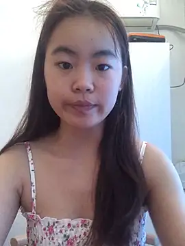 Snapshot of YiYi5520 chatting on 06-04-26, 07:25 YiYi5520 online show from 06-04-26, 07:25