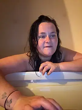 CurvyScarlett69 online show from 06-03-26, 09:53