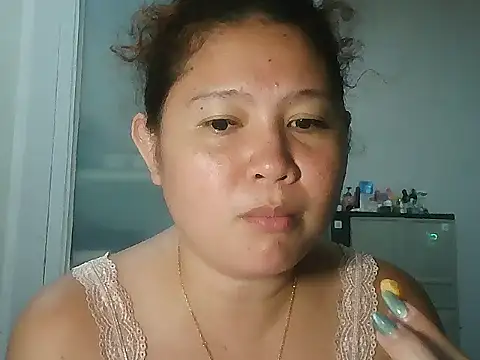 Snapshot of bitchychubby chatting on 07-17-26, 01:40 bitchychubby online show from 07-17-26, 01:40