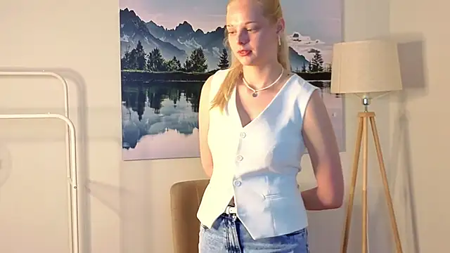 Snapshot of GabrieleHonor chatting on 06-04-26, 05:02 GabrieleHonor online show from 06-04-26, 05:02