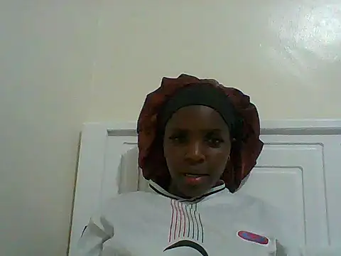 Snapshot of Prettyemie chatting on 06-03-26, 06:24 Prettyemie online show from 06-03-26, 06:24