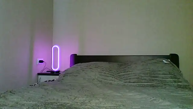 elliza snow online show from 07-22-26, 07:44