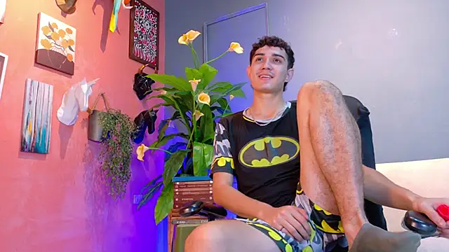 Snapshot of aalejo_gray chatting on 06-03-26, 01:14 aalejo gray online show from 06-03-26, 01:14