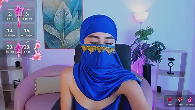 Snapshot of Alina_Malak chatting on 06-19-26, 04:33 Alina Malak online show from 06-19-26, 04:33
