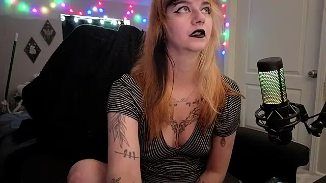 Snapshot of inarafoxxx_ chatting on 07-19-26, 06:33 inarafoxxx online show from 07-19-26, 06:33