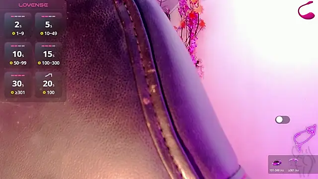 Honey Balenciaga online show from 06-11-26, 07:12