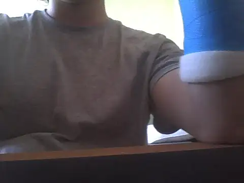 Snapshot of Felix_xoxo chatting on 06-16-26, 11:35 Felix xoxo online show from 06-16-26, 11:35