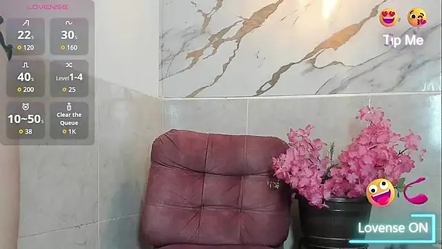 Snapshot of Sahaara chatting on 06-04-26, 07:42 Sahaara online show from 06-04-26, 07:42