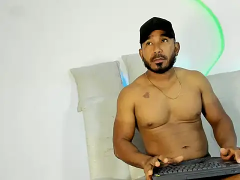 Snapshot of LeoCarter_ chatting on 06-04-26, 01:06 LeoCarter online show from 06-04-26, 01:06