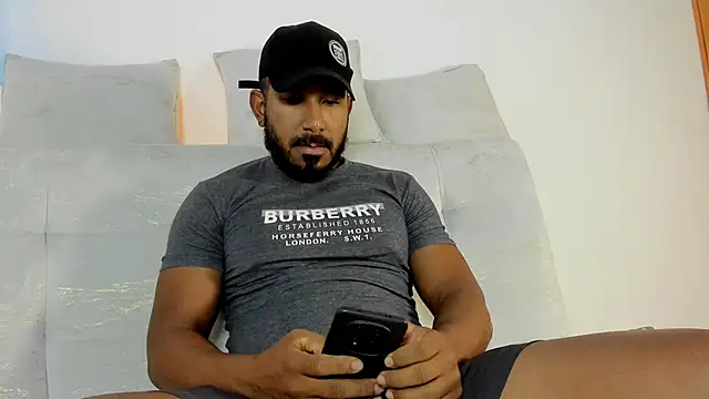 Snapshot of LeoCarter_ chatting on 06-09-26, 01:01 LeoCarter online show from 06-09-26, 01:01