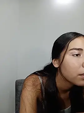 Snapshot of Danna_Petite88 chatting on 06-04-26, 12:27 Danna Petite88 online show from 06-04-26, 12:27