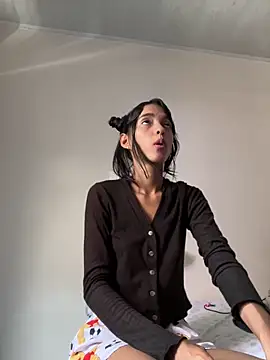 Snapshot of mia_honeyy_ chatting on 06-04-26, 05:08 mia honeyy online show from 06-04-26, 05:08