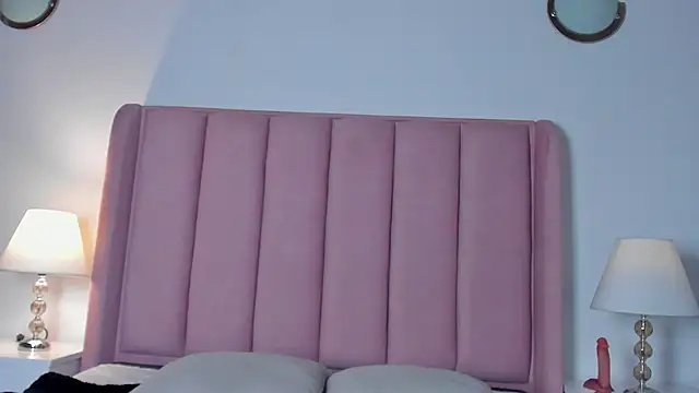 Molly thonsons online show from 06-03-26, 12:30