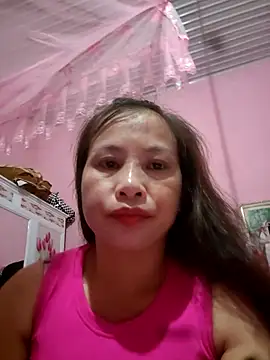 Snapshot of Yai_baby chatting on 06-05-26, 02:56 Yai baby online show from 06-05-26, 02:56