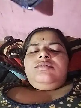 Snapshot of HOpooja356l chatting on 06-07-26, 03:27 HOpooja356l online show from 06-07-26, 03:27