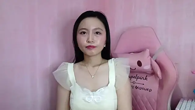 Snapshot of EileneThreet chatting on 06-09-26, 08:04 EileneThreet online show from 06-09-26, 08:04