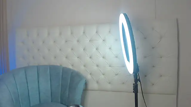 alexa   11 online show from 07-08-26, 12:42