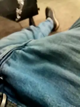 Singlemaleforcouples online show from 12-20-24, 11:21