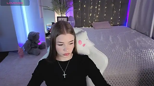 Snapshot of Milla_Way chatting on 06-08-26, 02:17 Milla Way online show from 06-08-26, 02:17