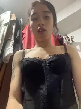 Snapshot of miss_alahia chatting on 06-18-26, 11:53 miss alahia online show from 06-18-26, 11:53