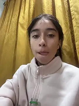 Snapshot of miss_alahia chatting on 06-19-26, 11:41 miss alahia online show from 06-19-26, 11:41